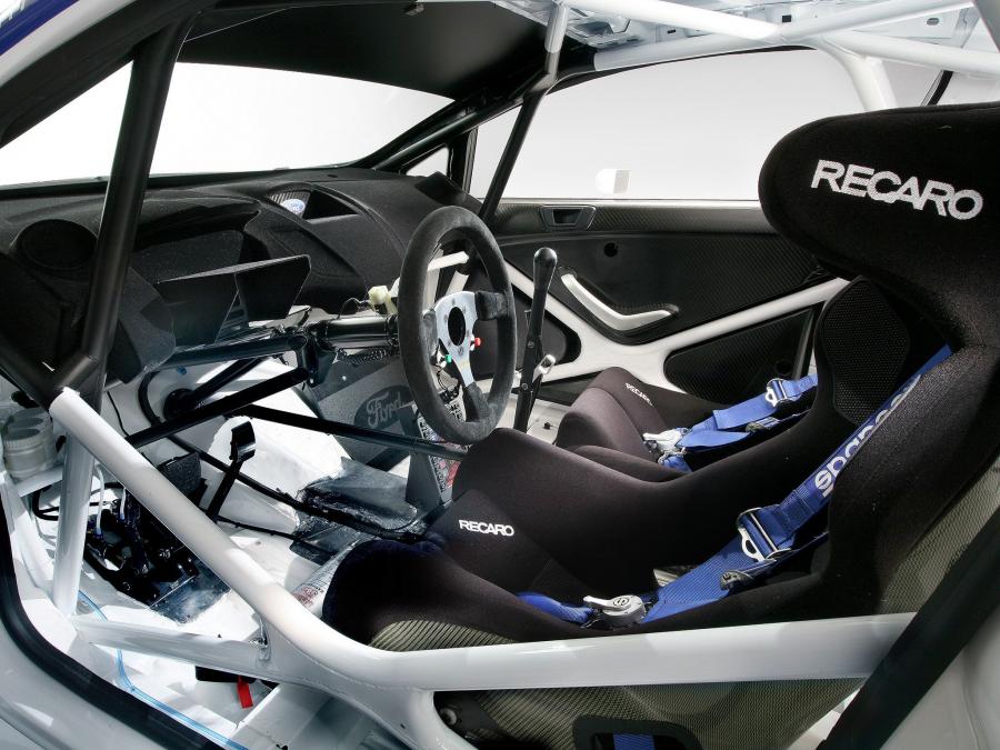  Ford Fiesta RS WRC 2011 года  (фото 17 из 19)